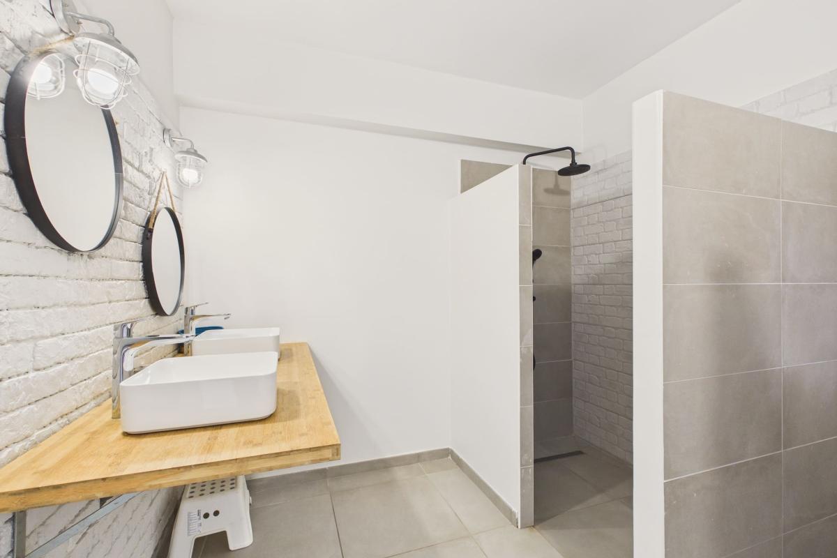 Location villa martinique 13 personnes 4 chambres - dortoir salle de douche